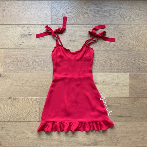 ❌[SOLD]❌Reformation Christine Dress || Lipstick - Picture 6 of 16